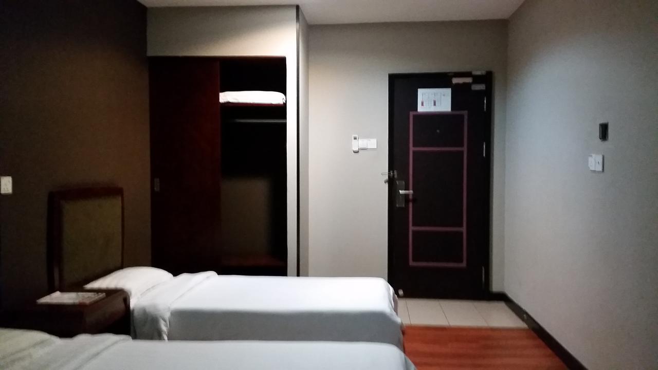 萨冬88酒店 亞庇 外观 照片